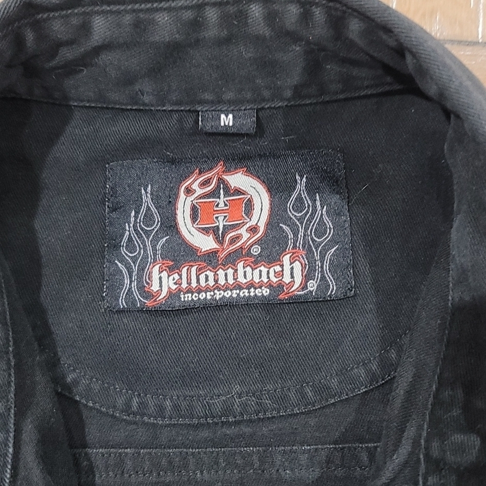 Hellanbach Sleeveless Button Up - Picture 6 of 10
